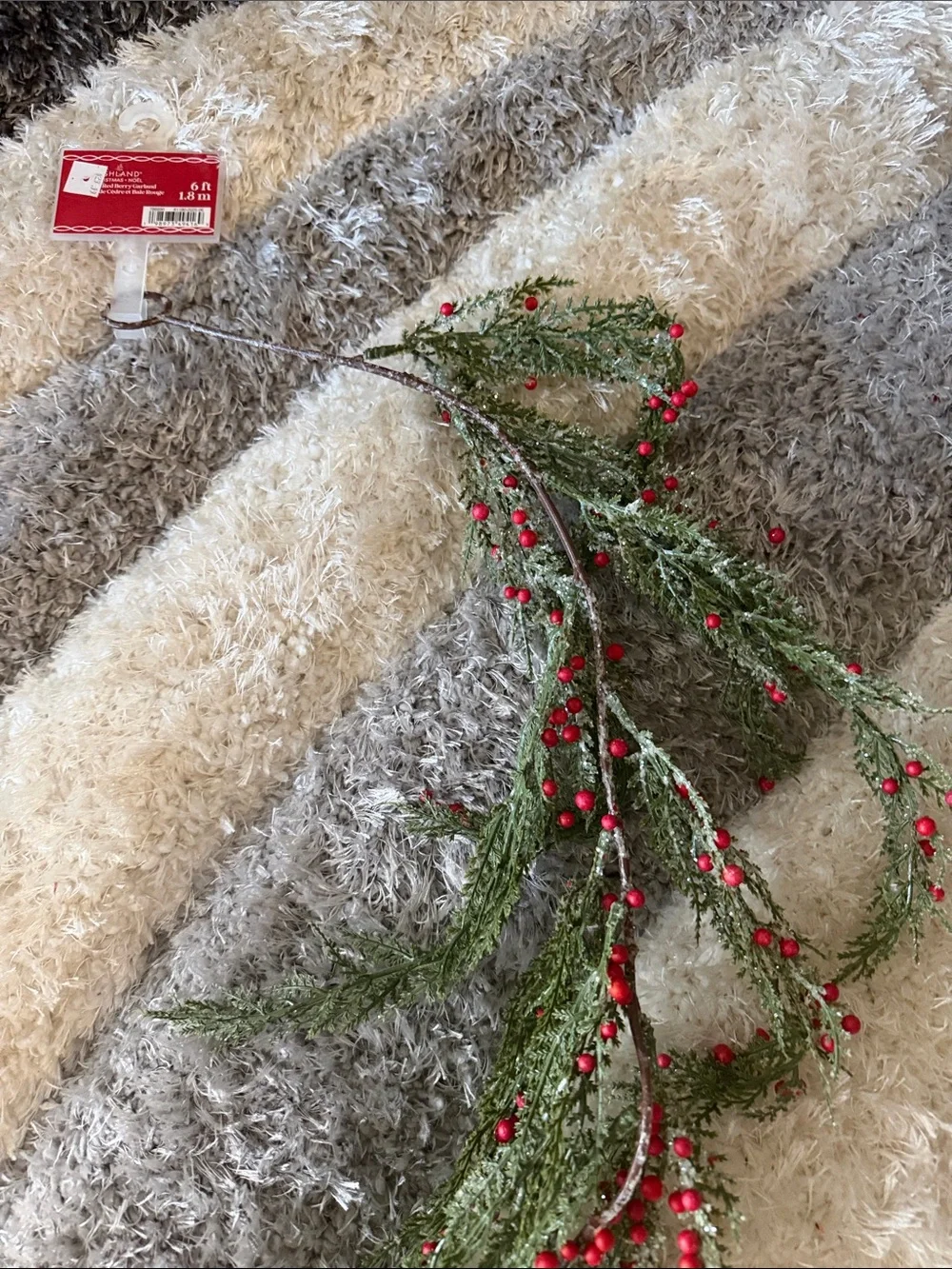 Green with Red Berries Garland